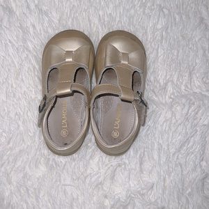 L’AMOUR Toddler 8 Gold Shoes